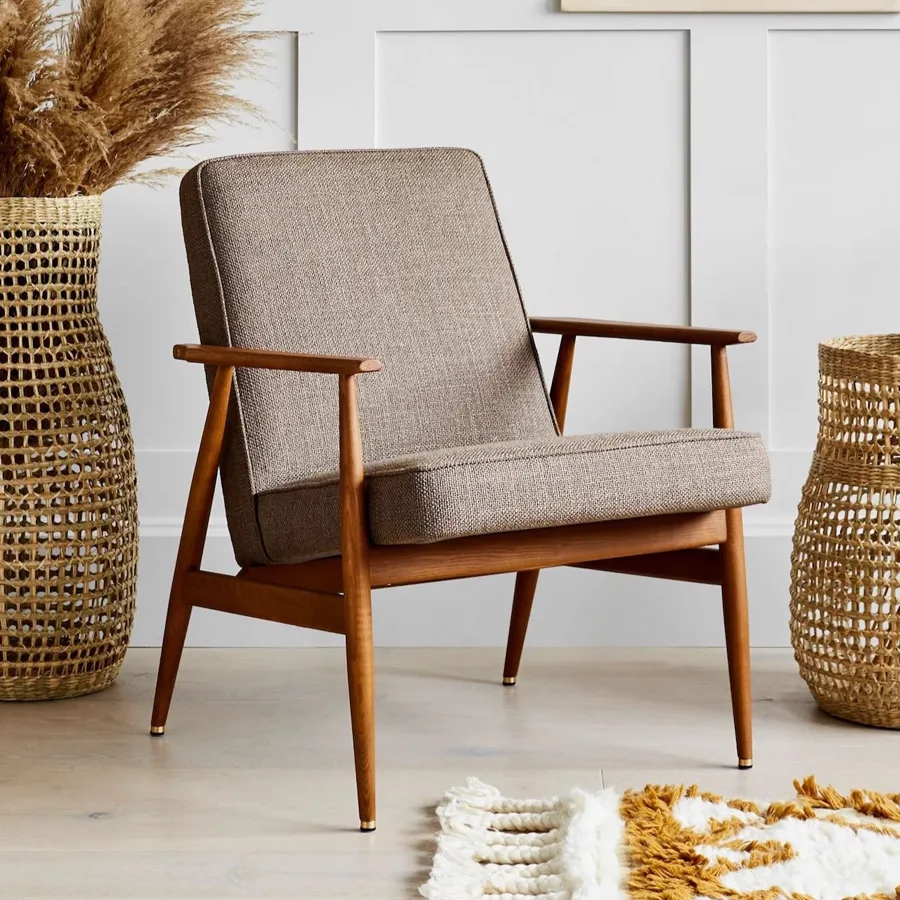 Lounge chair in natural linen